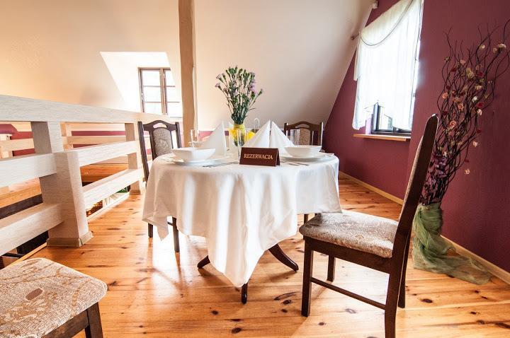 Pod Wierzba Hotell Uniejow Exteriör bild