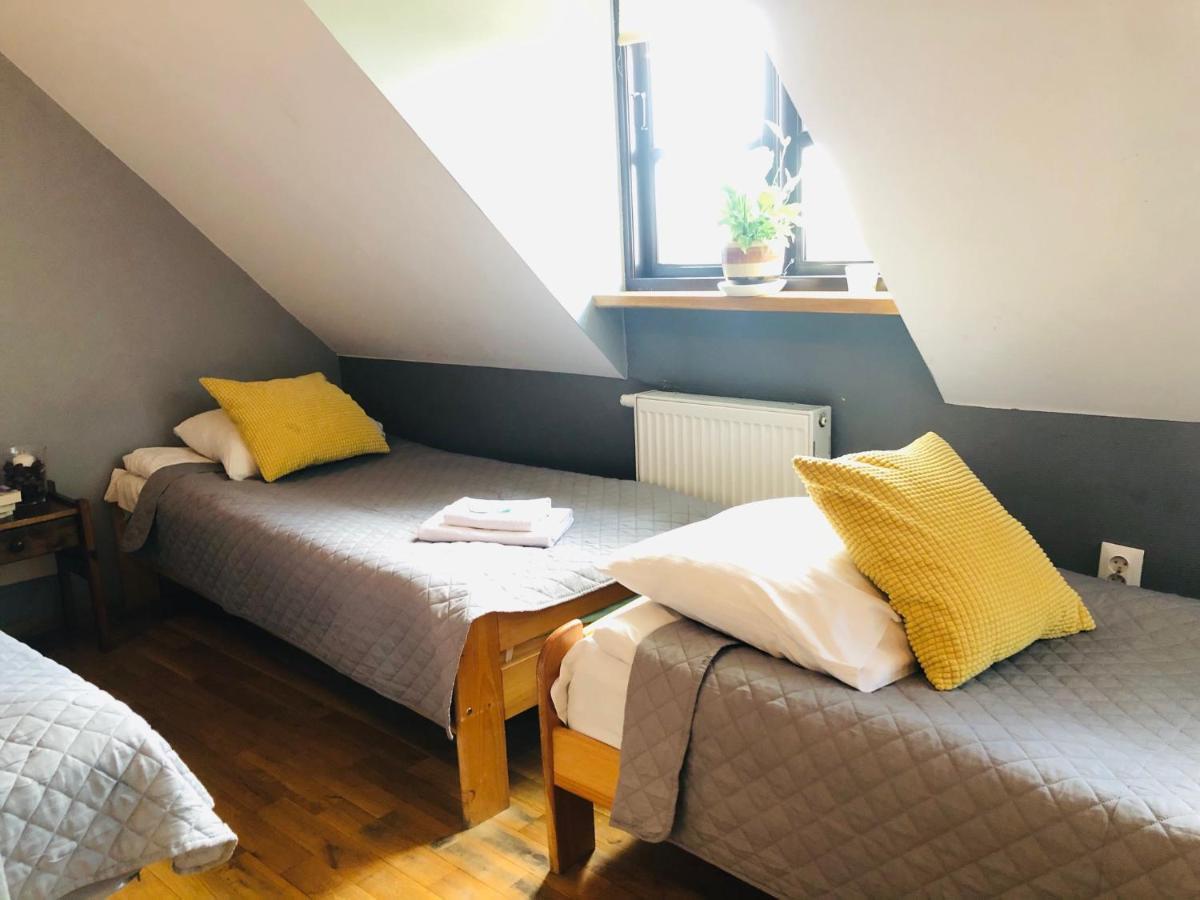 Pod Wierzba Hotell Uniejow Exteriör bild